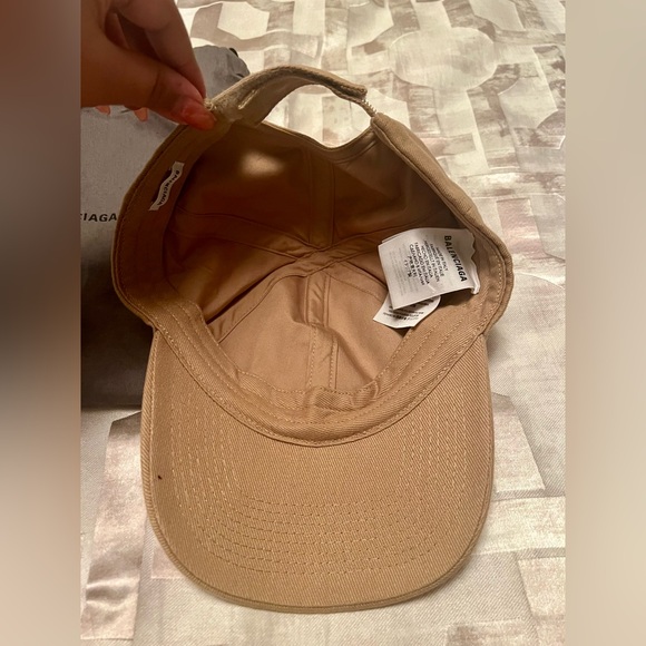 Balenciaga Logo Embroidered Baseball Cap BRAND NEW w/ Dustbag - Picture 3 of 4